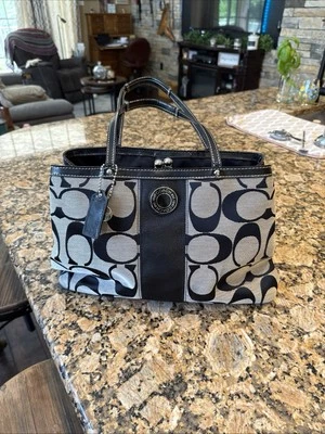 Bolso de mano Coach para mujer Foto 1 de 4