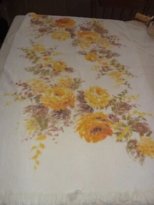 Bath Towel Vintage 1970's Fringed Yellow & Gold Floral Roses Print Large Size   - Picture 1 of 5