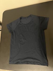 Women’s Navy Lululemon Short Sleeve Tshirt Size 10