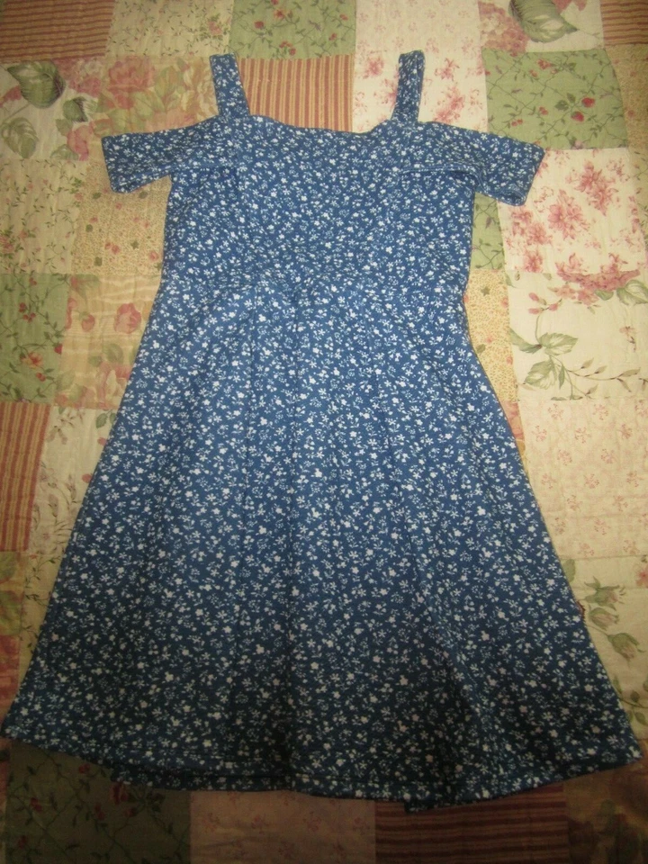 Vestido floral azul y blanco SOPRANO USADO EN EXCELENTE ESTADO para niñas talla 10-12 M Foto 1 de 1
