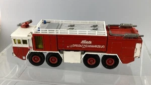 SIKU GERMANY METZ AIRFIELD FIRE BRIGADE TRUCK *VINTAGE* 1/60 ? SCALE SIZE - Picture 1 of 6