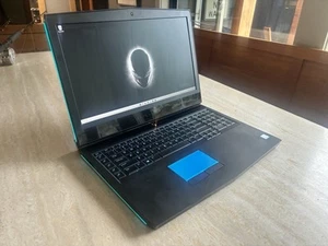 Dell Alienware 17 R5 Great Condition i7-8750H SSD Storage NVIDIA GTX 1070 8GB - Picture 1 of 15