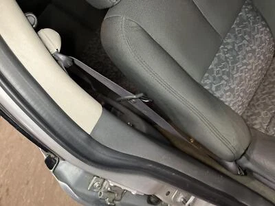 Cinturón de seguridad delantero derecho usado delantero se adapta a: Pontiac Grand Prix 2004 cubo pasajero Foto 1 de 4