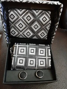 100% Silk Woven Tie with Hanky & Cufflink Set New - Picture 1 of 6