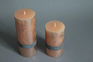 Rosen & Kupfer Folie Stumpen Kerze handgefertigt durchgefärbt in 2 Größen - Picture 1 of 5