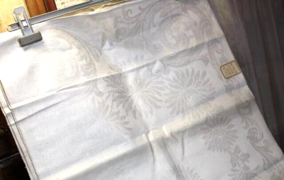 Grand torchon / serviette invité ancienne en damassé à décor de fleurs / 3396161 - Photo 1/4