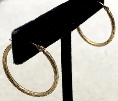 Beautiful 10K Yellow Gold Hoop Earrings 0.98g - Image 1 of 4