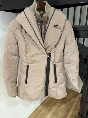 Chaqueta acolchada para mujer Mackage XS Foto 1 de 4