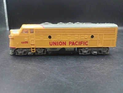 HO Scale Bachmann F9-A Union Pacific Powered Diesel Locomotive 1206 - Image 1 of 4