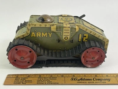 Tanque de cuerda de hojalata vintage Marx 12 cuerpo de tanques del ejército 9 1/2" Foto 1 de 4