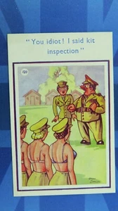 Postal de cómic militar Saucy años 50 Big Boobs ¡TÚ IDIOTA! KIT INSPECCIÓN DIJE - Imagen 1 de 2