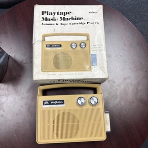 RARO PLAYTAPE VINTAGE Music Machine Modello 1320 Play Tape Player in scatola originale - Foto 1 di 4