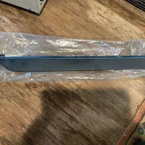 Mercedes-Benz ML W164 2006-2011 Rear right door trim molding A1646905462 OEM - Picture 1 of 3