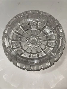 Cenicero de vidrio acampanado corte cristal 6 pulgadas diseño clásico estrella pesado 4 ranuras - Imagen 1 de 4