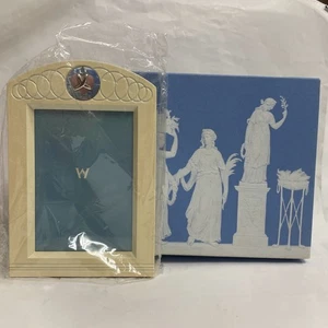 Marco de fotos/soporte para fotos Wedgwood sin usar, corazón - Imagen 1 de 7