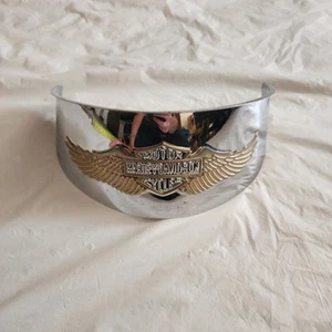 Harley Davidson Softail Frontal Cromo Metal Logo Insignia Curvada - Imagen 1 de 7