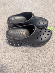 ZUECOS CROCS para mujer 11 SIRENA TACHONADOS negros con tachuelas plateadas nuevos con etiquetas para hombre 9 - Imagen 1 de 10