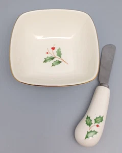 Lenox Cuenco de Navidad Hojas de Acebo Bayas 4" Tuerca Cuadrada, Cuenco de Caramelo con Esparcidor - Imagen 1 de 10