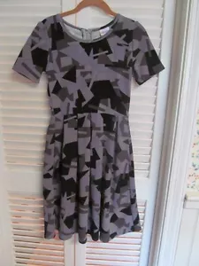 Lularoe Amelia Dress MUTED shades of GRAY/BLACK Camo Camouflage Hunt UNICORN XS - Picture 1 of 3