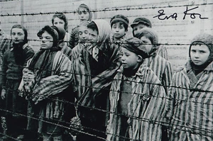 Eva Kor signiertes handsigniertes 4x6 Foto Auschwitz-Überlebender auf berühmtem Foto Zweiter Weltkrieg - Bild 1 von 2