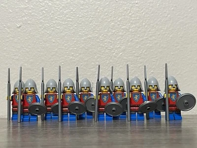 10 Lego Lion Knight Spearmen Minifigures - Image 1 of 4