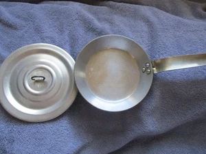 Vintage Wear ever 2506 Aluminum Fry Pan 5 3/4" & Pure Aluminum No 6 Lid - USA - Picture 1 of 8