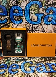Louis Vuitton Schlüsselanhänger Hase Grün - Bild 1 von 3