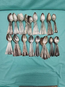 Lot of 110+ Assorted Vintage Silverplate Oval Soup/Place Spoons Craft Up No Mono - Picture 1 of 15