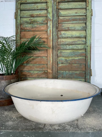 Vintage  French European Large Enamel Wash Bowl Garden Planter Bird Bath Cover