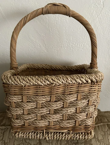 WICKER RATTAN BASKET Beautiful Braiding 12”x 12” x 8”H Naturel Light Wood Cover