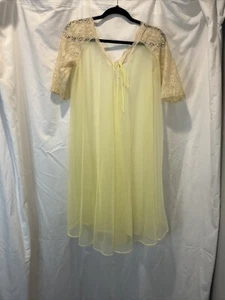 Vintage Peignoir Lace Sheer Yellow Robe, V Neck Line, Size M - Picture 1 of 8