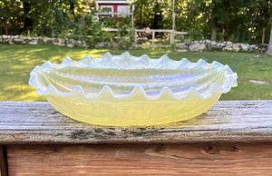 "Hermoso cuenco con forma de carcasa de vidrio artístico iridiscente Kralik Loetz 12,5"" X 10""" - Imagen 1 de 4