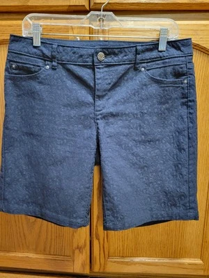 Shorts jeans stretch texturizado azul marinho por Vera Wang tamanho 6 costura interna 9" SUPER FOFO!! - Imagem 1 de 4