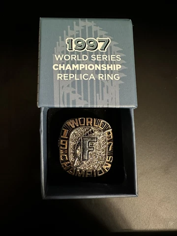 FLORIDA MARLINS MIAMI MARLINS 1997 REPLICA WORLD SERIES RING GAME GIVEAWAY MLB Cover