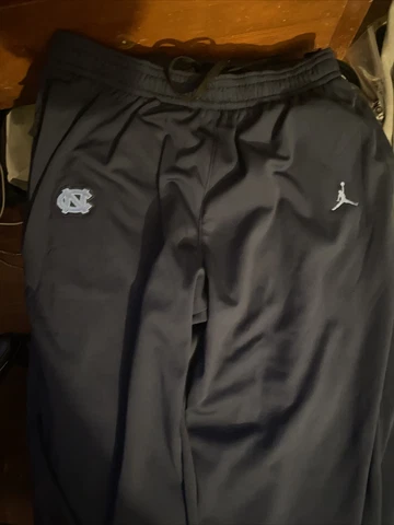 Nike Jordan UNC Basketball Men’s XLT Team Issued Sweatpants Cover