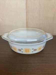 Vintage Pyrex Town & Country 1 1/2 QUART Casserole Dish w/ Lid - Picture 1 of 5