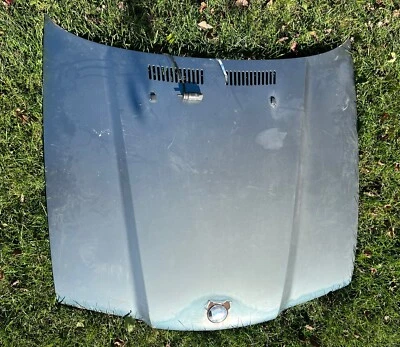 BMW M3 E36 1995 capó con aislamiento y línea de fluido para lavadora de parabrisas Foto 1 de 4