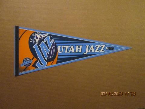 NBA Utah Jazz Vintage Circa 2006 Wincraft Team Logo Basketball Pennant Cover