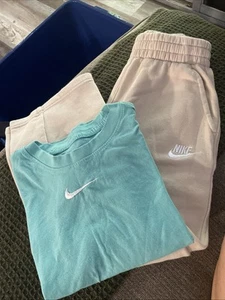 Unisex Boys Girls Nike Lot Size XS T Shirt Size Small Sweatpants - Picture 1 of 2
