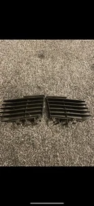 Vauxhall Vectra 2002 2005 Front Bumper Grill Pair Fog light Covers - Picture 1 of 3