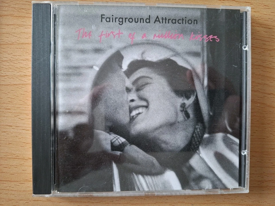 Fairground Attraction " The First Of One Million Kisses " Top  Klassiker  - Bild 1 von 3
