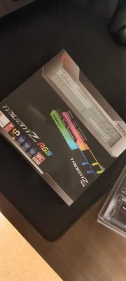 G.Skill DIMM 16 GB DDR4-3000 Trident Z RGB F4-3000C16D-16GTZR 2x 8 GB Kit OVP - Bild 1 von 2
