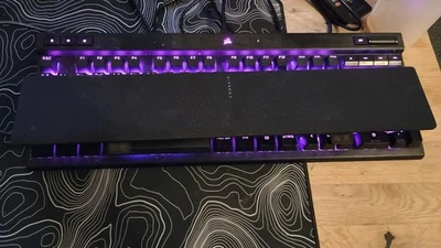 Corsair K70 RGB PRO Mechanische Kabelgebundene Gaming-Tastatur - Bild 1 von 2