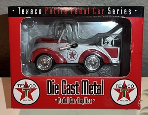 Crown Premiums Texaco Petite Pedal Car Series Tow Truck 1:12 Die Cast Replica - Picture 1 of 4