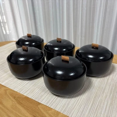 Juego de 5 tazones de arroz cubiertos con tapa Yamanaka Shikki Mokubei acabado en madera Foto 1 de 4