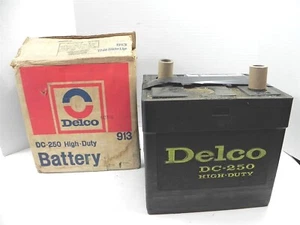 VINTAGE 1970S GM DELCO DC-350 HIGH DUTY BATTERY COMMERCIAL FLEET IN OG BOX RARE - Picture 1 of 9