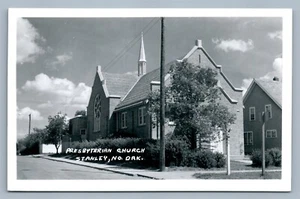 Stanley und Presbyterianische Kirche Vintage Echtfoto Postkarte RPPC - Bild 1 von 2