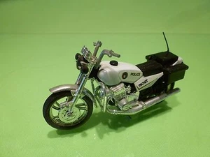 MOTOR CYCLE 750GT 750 GT - POLICE - WHITE 1:24? - GOOD CONDITION - 51 - Picture 1 of 4