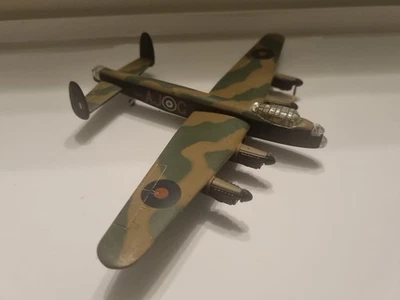 CORGI Lancaster Bomber BBF Scake 1:144  Repairs - image 1 of 3