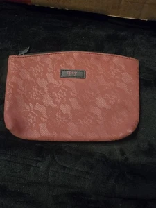 Ipsy Glam Bag Red Floral Design Cosmetic Bag (Bag Only) Bat Zipper *NEW* - Picture 1 of 7